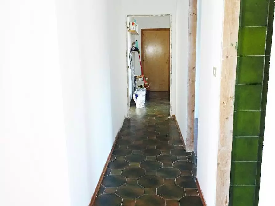 Immagine 12 di Appartamento in vendita  a Colli Del Tronto