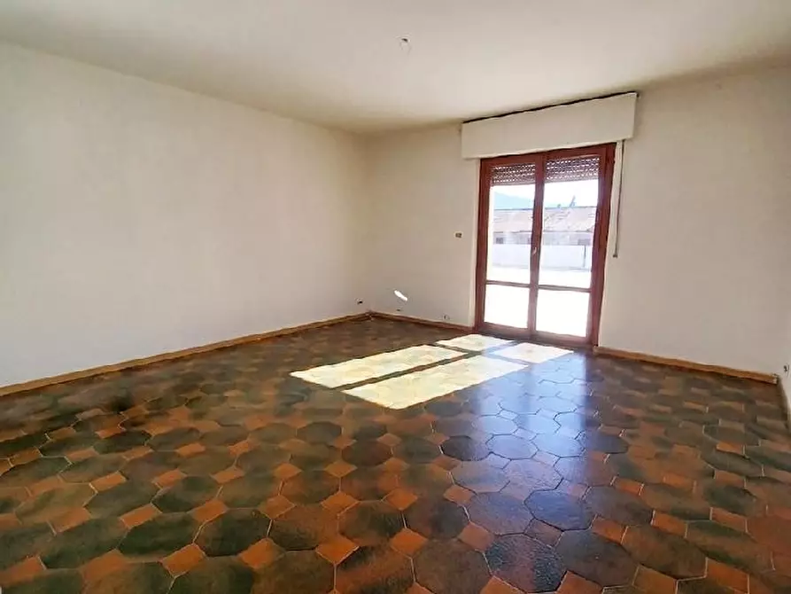 Immagine 15 di Appartamento in vendita  a Colli Del Tronto
