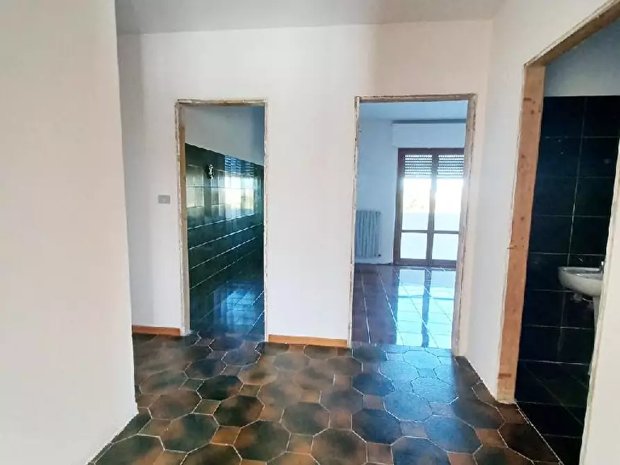 Immagine 18 di Appartamento in vendita  a Colli Del Tronto