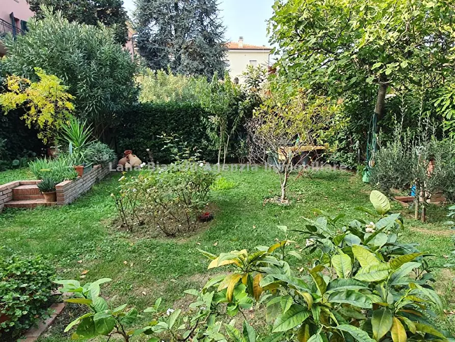 Immagine 24 di Appartamento in vendita  in VIALE CESARE BATTISTI, 12 a Pesaro