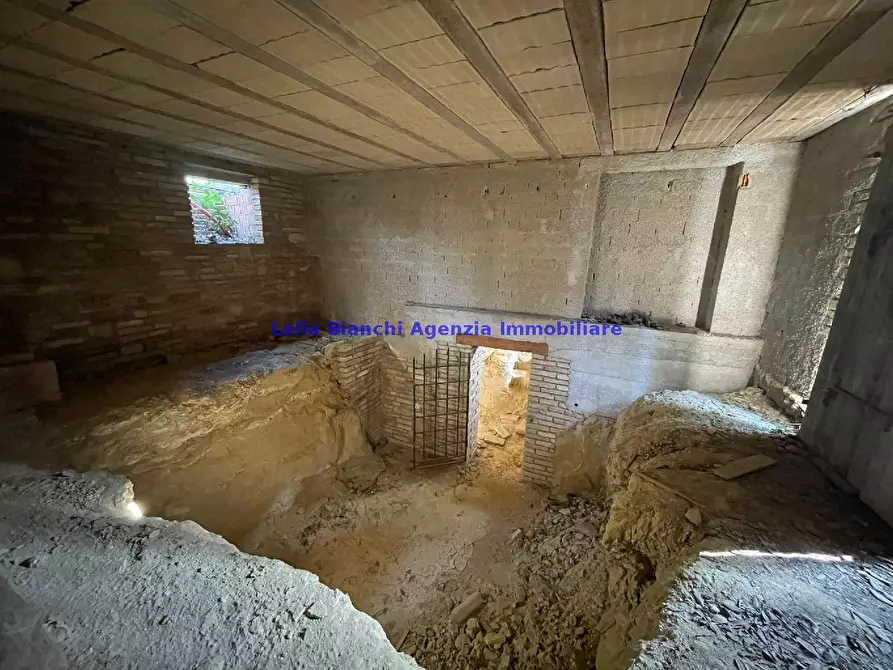 Immagine 3 di Rustico / casale in vendita  in STRADA FERRIERA  a Pesaro