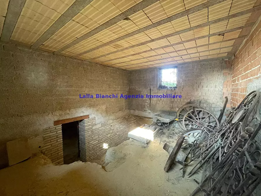 Immagine 4 di Rustico / casale in vendita  in STRADA FERRIERA  a Pesaro