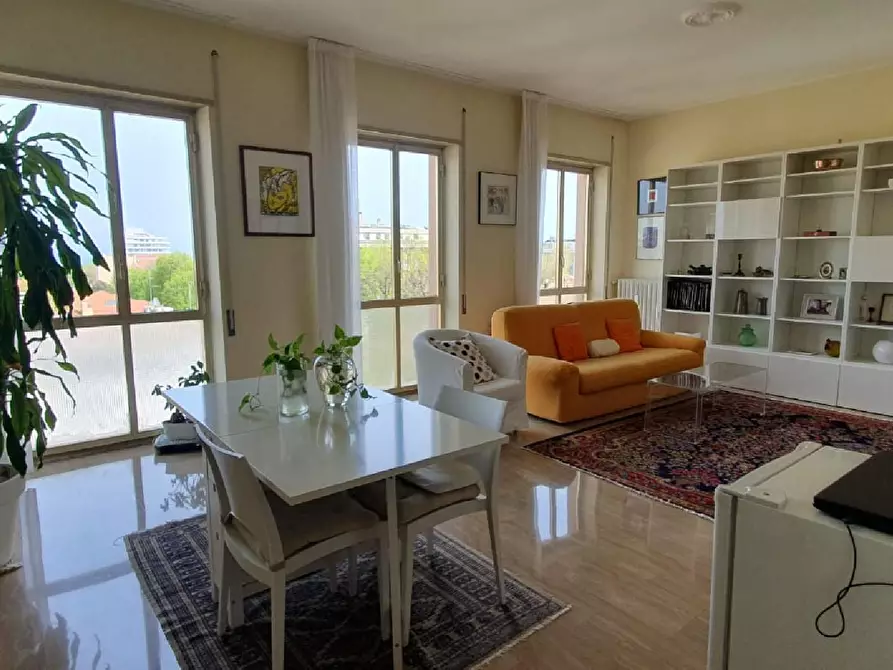 Immagine 1 di Appartamento in vendita  in VIA POSTUMO 14 a Pesaro