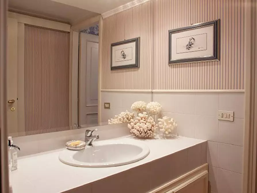 Immagine 11 di Appartamento in vendita  in VIA PASSERI a Pesaro