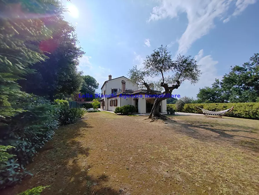 Immagine 90 di Villa in vendita  in STRADA MADONNA DEI MAZZA a Pesaro