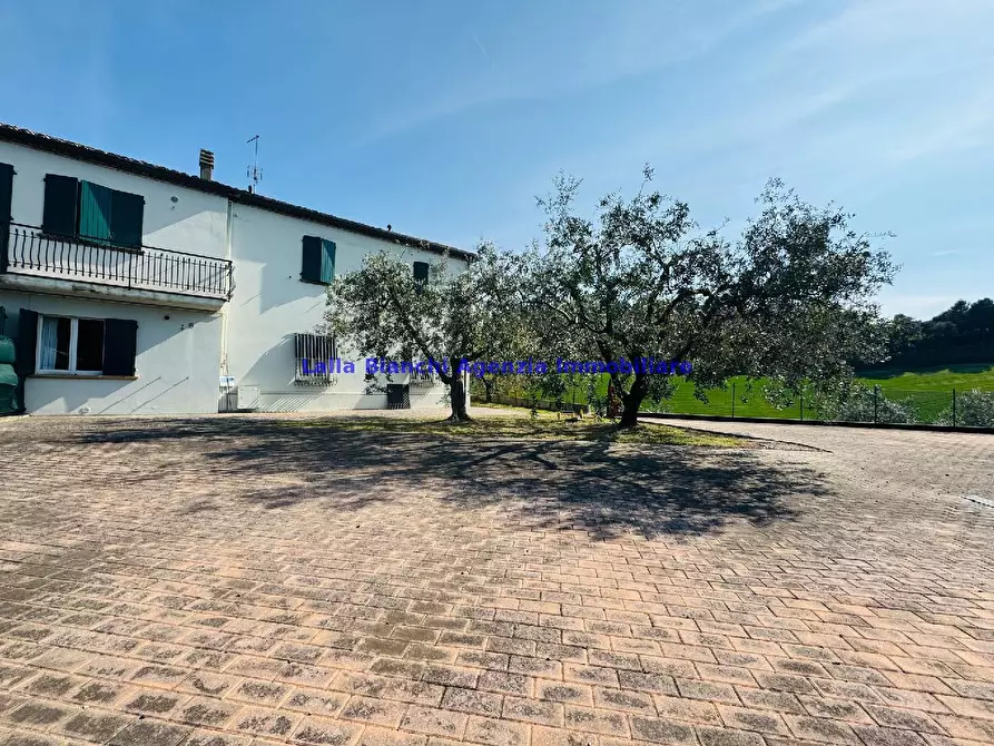 Immagine 3 di Rustico / casale in vendita  in STRADA SANT'ANDREA IN VILLIS a Pesaro