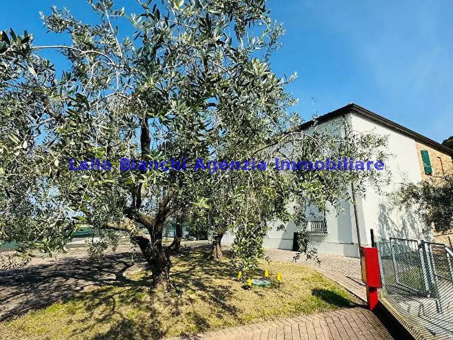 Immagine 5 di Rustico / casale in vendita  in STRADA SANT'ANDREA IN VILLIS a Pesaro