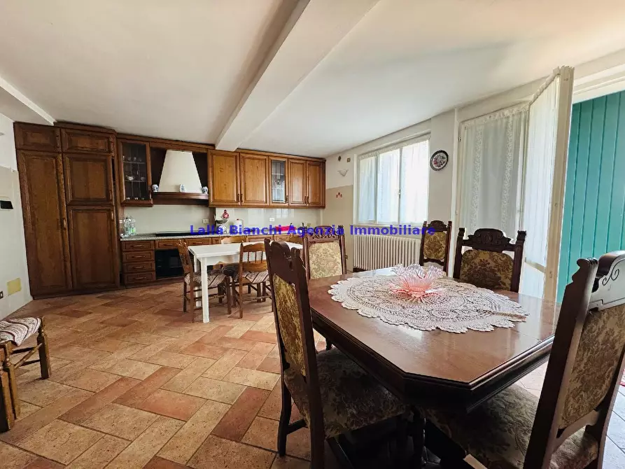 Immagine 11 di Rustico / casale in vendita  in STRADA SANT'ANDREA IN VILLIS a Pesaro