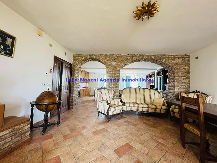 Immagine 17 di Rustico / casale in vendita  in STRADA SANT'ANDREA IN VILLIS a Pesaro