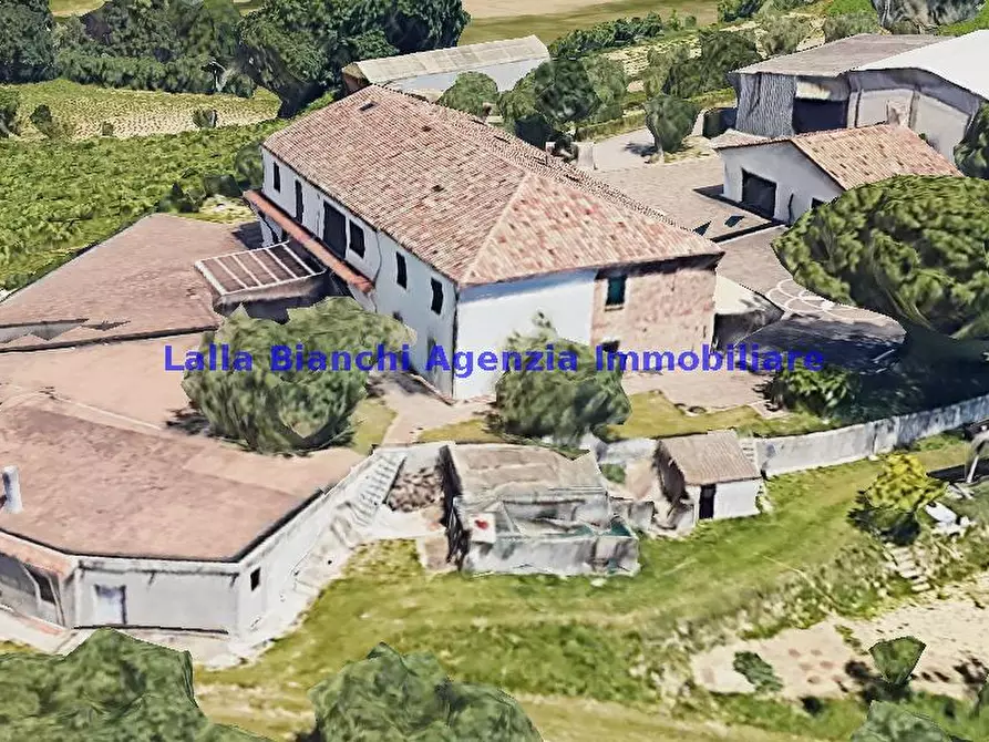 Immagine 25 di Rustico / casale in vendita  in STRADA SANT'ANDREA IN VILLIS a Pesaro