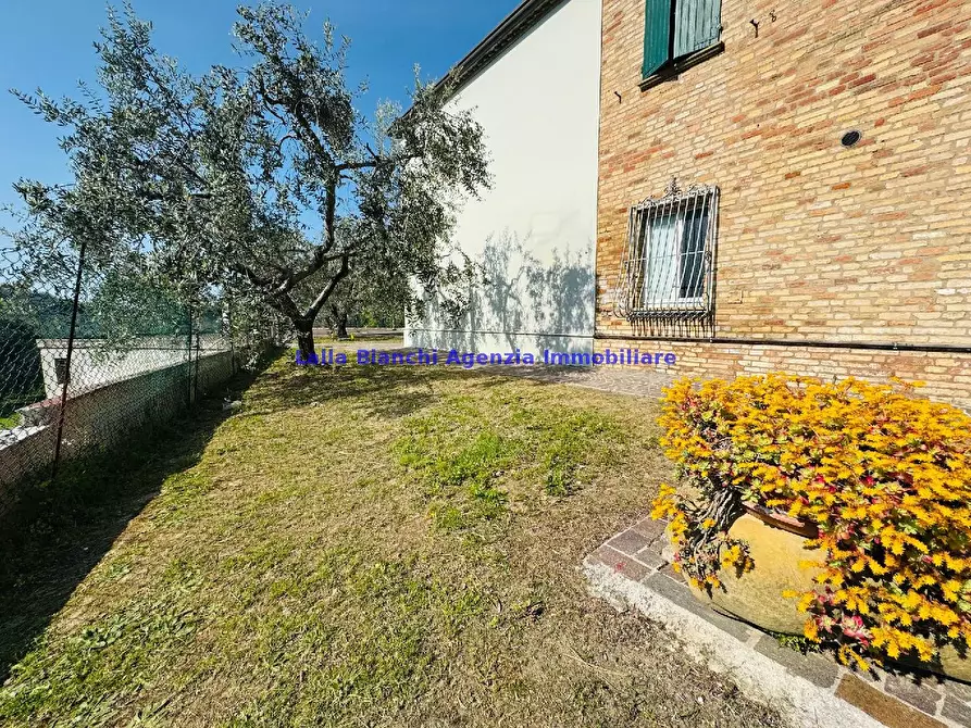Immagine 35 di Rustico / casale in vendita  in STRADA SANT'ANDREA IN VILLIS a Pesaro