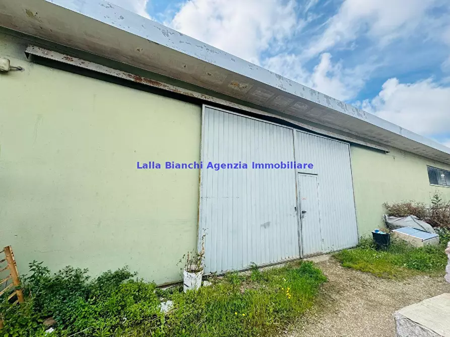 Immagine 1 di Capannone industriale in affitto  in VIA FASTIGGI a Pesaro