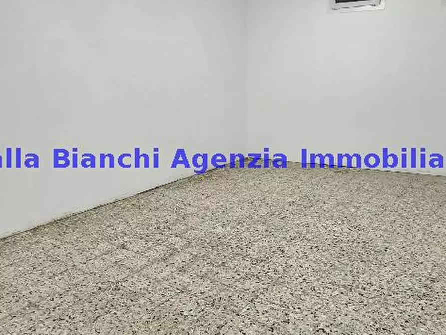 Immagine 4 di Negozio in vendita  in VIA CASTELFIDARDO 48 a Pesaro
