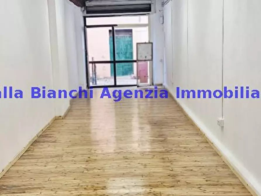 Immagine 11 di Negozio in vendita  in VIA CASTELFIDARDO 48 a Pesaro