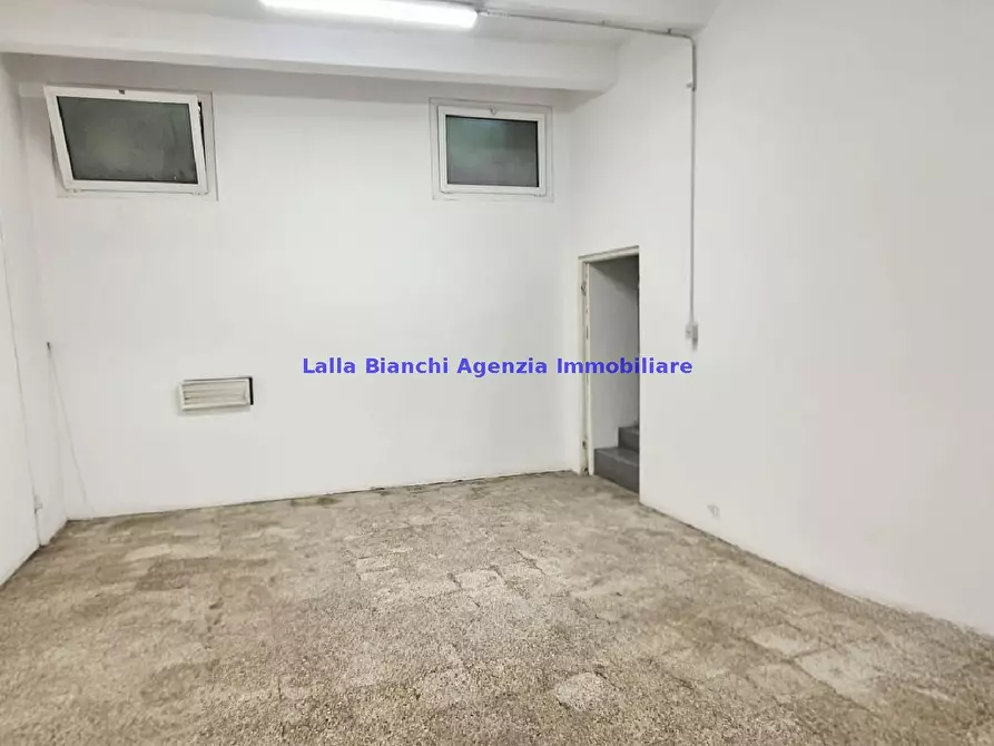 Immagine 12 di Negozio in vendita  in VIA CASTELFIDARDO 48 a Pesaro