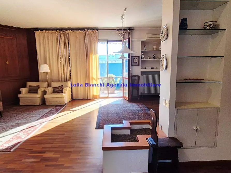 Immagine 9 di Appartamento in vendita  in VIALE GIULIANO VANZOLINI a Pesaro