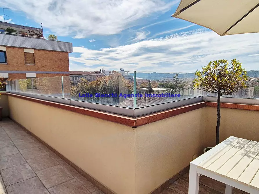 Immagine 25 di Attico in vendita  in VIA GRAMSCI a Pesaro