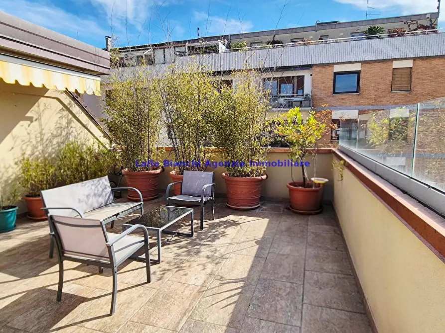 Immagine 26 di Attico in vendita  in VIA GRAMSCI a Pesaro