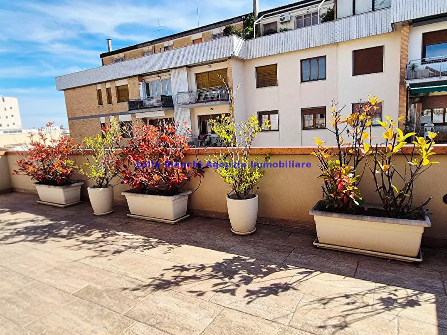 Immagine 70 di Attico in vendita  in VIA GRAMSCI a Pesaro