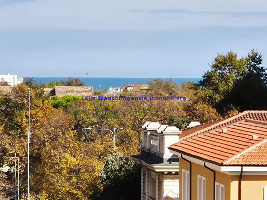 Immagine 75 di Attico in vendita  in VIA GRAMSCI a Pesaro