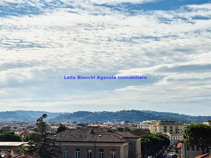 Immagine 76 di Attico in vendita  in VIA GRAMSCI a Pesaro