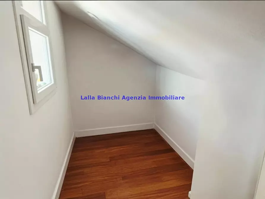 Immagine 79 di Attico in vendita  in VIA GRAMSCI a Pesaro