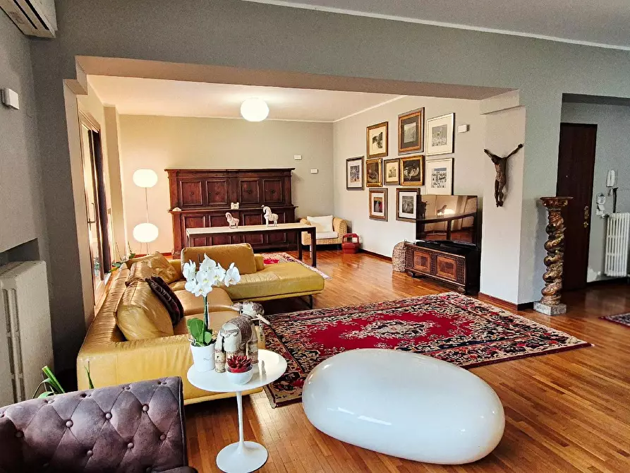 Immagine 5 di Appartamento in vendita  in VIALE GIULIANO VANZOLINI a Pesaro