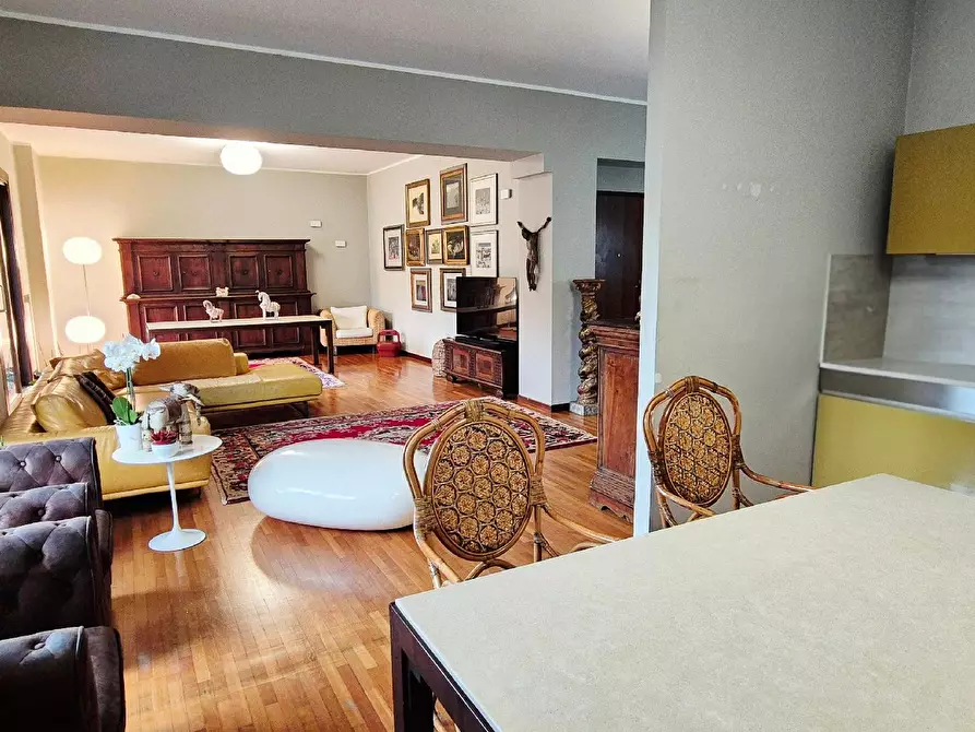 Immagine 9 di Appartamento in vendita  in VIALE GIULIANO VANZOLINI a Pesaro