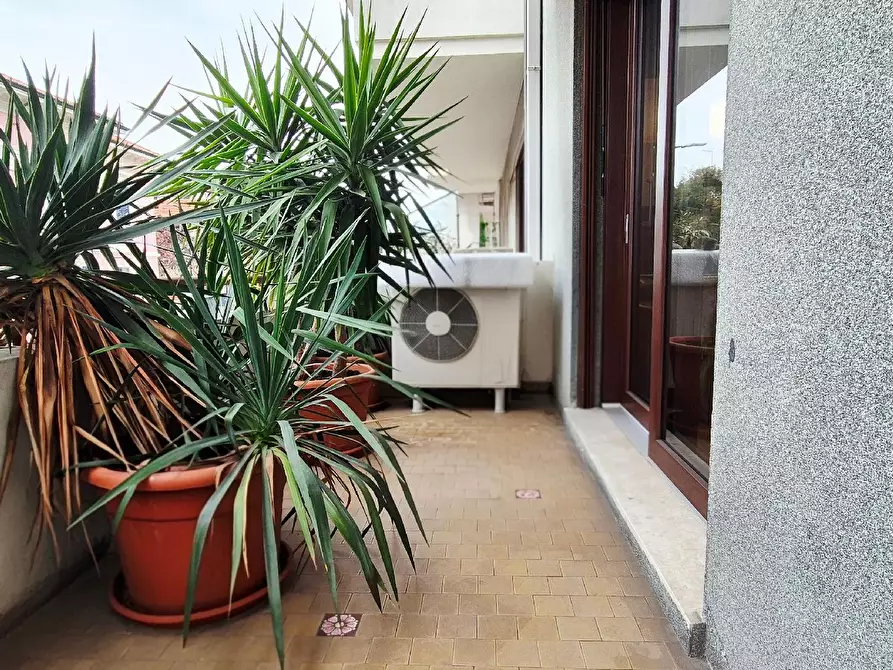 Immagine 35 di Appartamento in vendita  in VIALE GIULIANO VANZOLINI a Pesaro