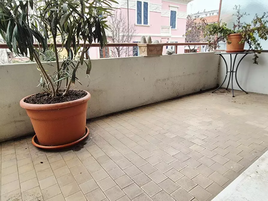 Immagine 37 di Appartamento in vendita  in VIALE GIULIANO VANZOLINI a Pesaro