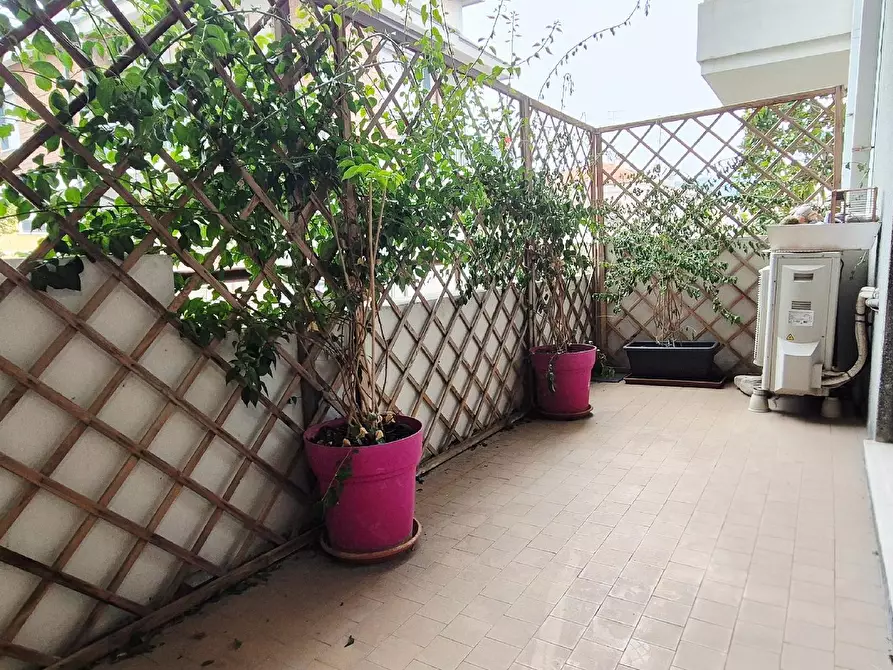 Immagine 41 di Appartamento in vendita  in VIALE GIULIANO VANZOLINI a Pesaro