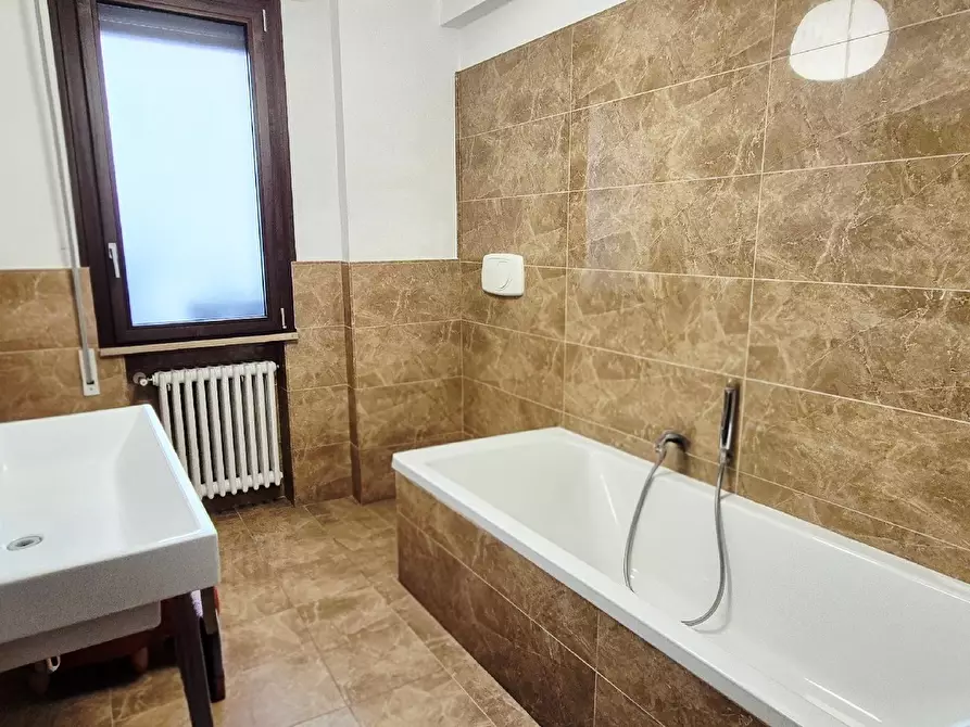 Immagine 69 di Appartamento in vendita  in VIALE GIULIANO VANZOLINI a Pesaro