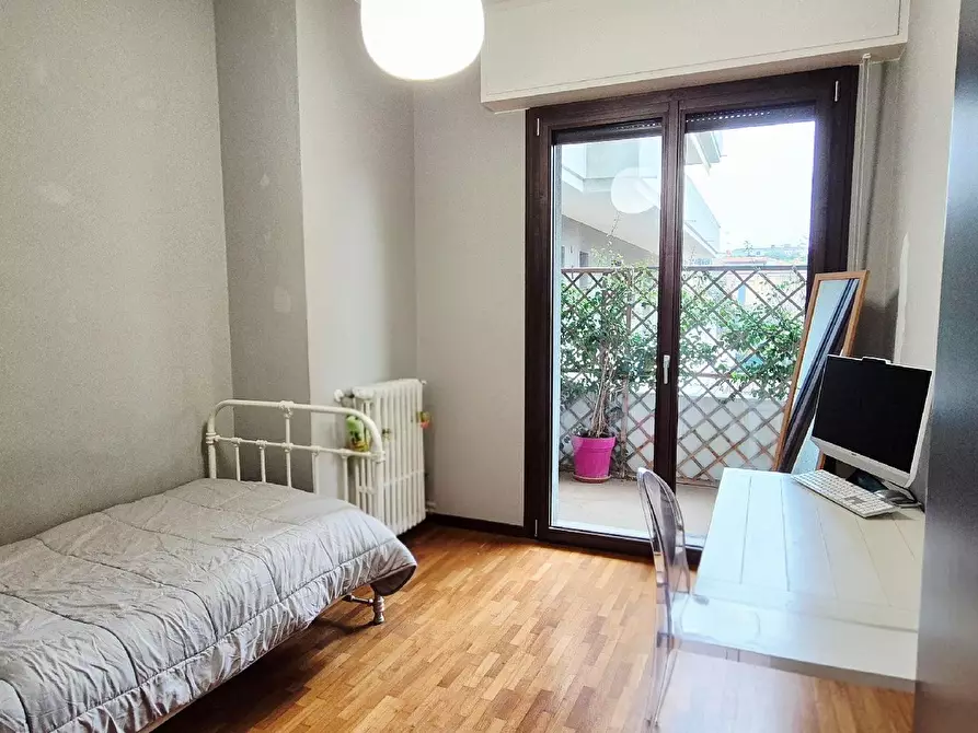 Immagine 77 di Appartamento in vendita  in VIALE GIULIANO VANZOLINI a Pesaro