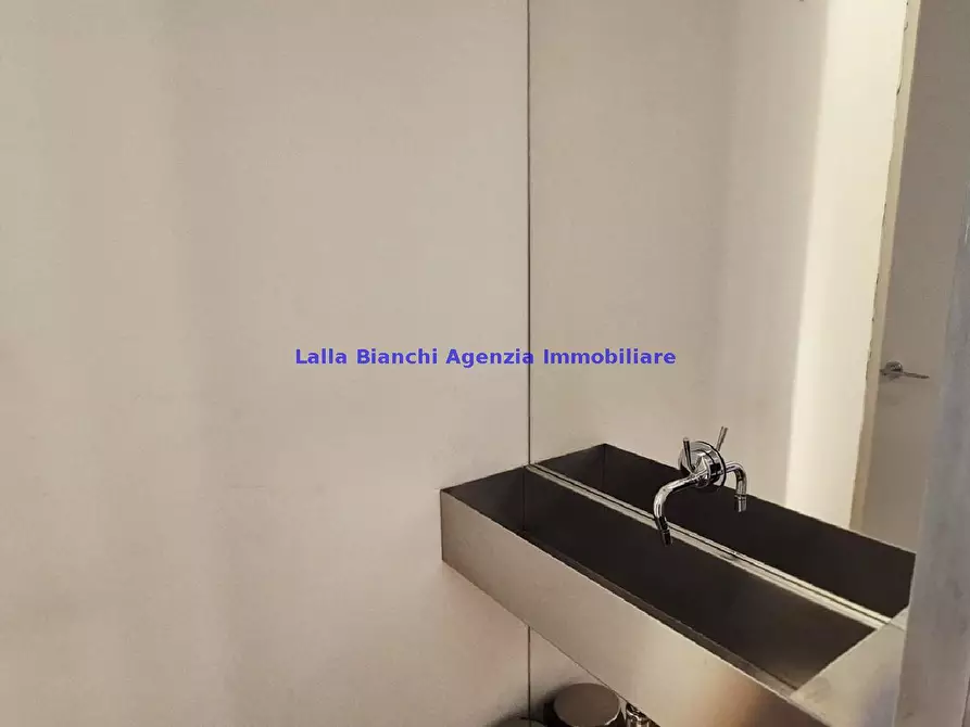 Immagine 5 di Appartamento in vendita  in PIAZZALE LAZZARINI a Pesaro