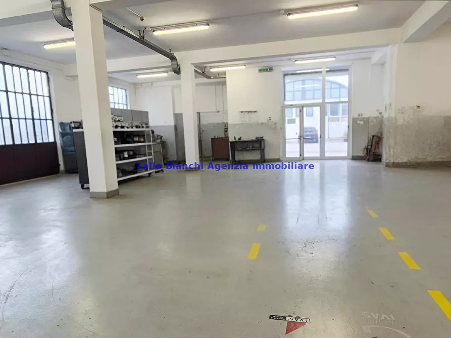 Immagine 10 di Capannone industriale in vendita  in VIA JESI a Pesaro