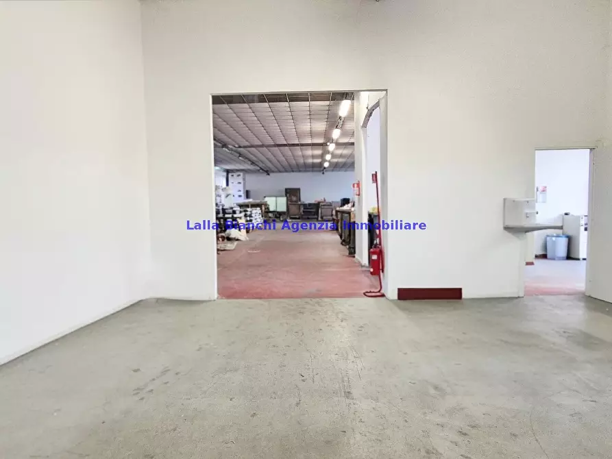 Immagine 11 di Capannone industriale in vendita  in VIA JESI a Pesaro