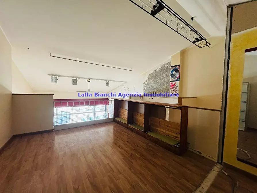 Immagine 6 di Locale commerciale in affitto  in VIALE LONDRA a Pesaro