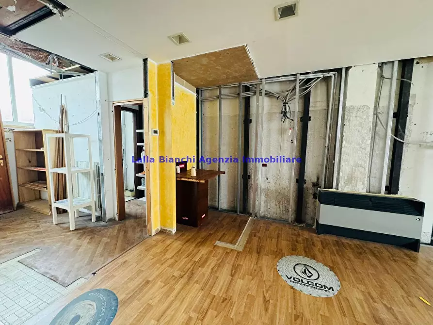 Immagine 10 di Locale commerciale in affitto  in VIALE LONDRA a Pesaro