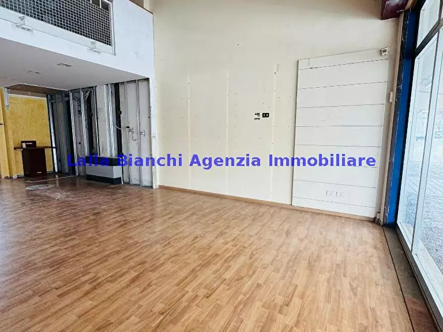 Immagine 14 di Locale commerciale in affitto  in VIALE LONDRA a Pesaro