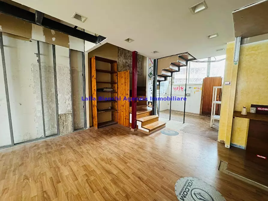 Immagine 16 di Locale commerciale in affitto  in VIALE LONDRA a Pesaro