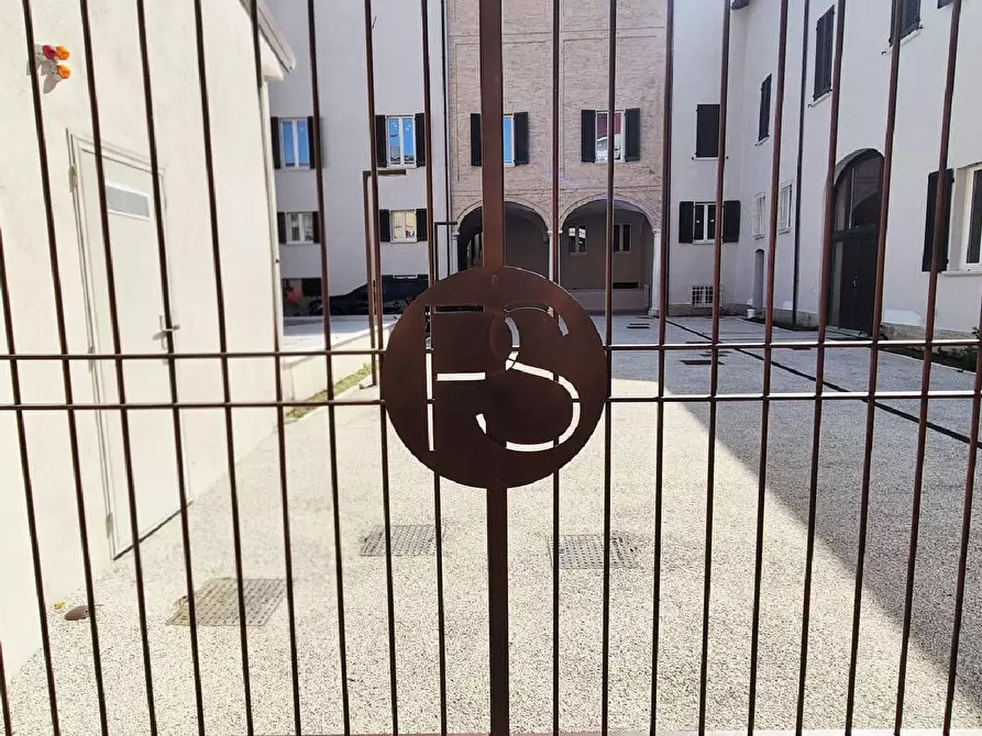 Immagine 2 di Appartamento in vendita  in VIA PETRUCCI a Pesaro