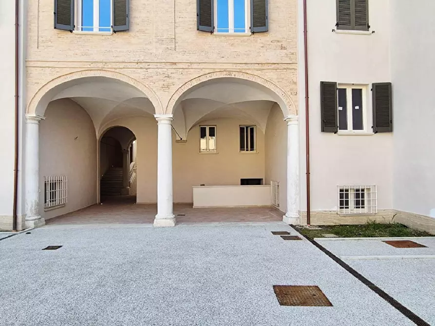 Immagine 13 di Appartamento in vendita  in VIA PETRUCCI a Pesaro