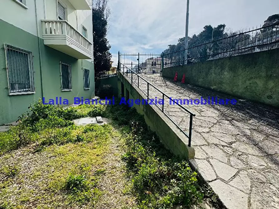 Immagine 18 di Appartamento in affitto  in VIALE AMENDOLA a Pesaro