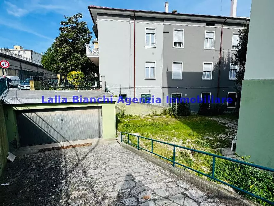 Immagine 20 di Appartamento in affitto  in VIALE AMENDOLA a Pesaro