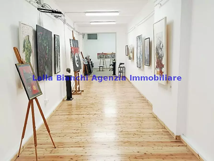 Immagine 10 di Locale commerciale in vendita  in VIA CASTELFIDARDO a Pesaro