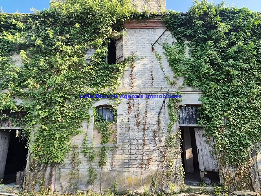 Immagine 19 di Rustico / casale in vendita  in VIA VILLAGRANDE a Pesaro