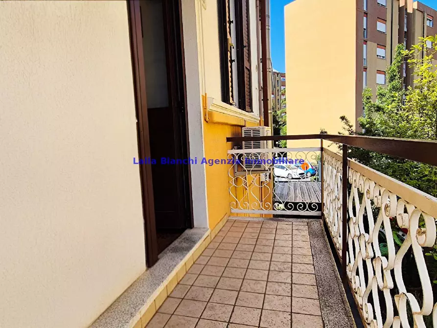 Immagine 18 di Appartamento in vendita  in VIA MARCO MINGHETTI a Pesaro