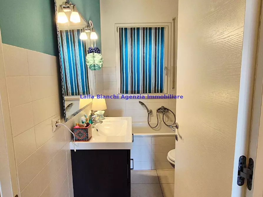 Immagine 10 di Appartamento in vendita  in VIA DEI TIGLI a Pesaro