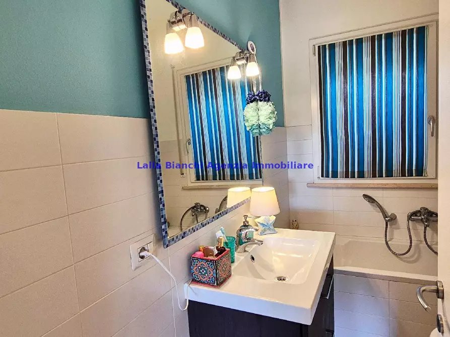 Immagine 11 di Appartamento in vendita  in VIA DEI TIGLI a Pesaro