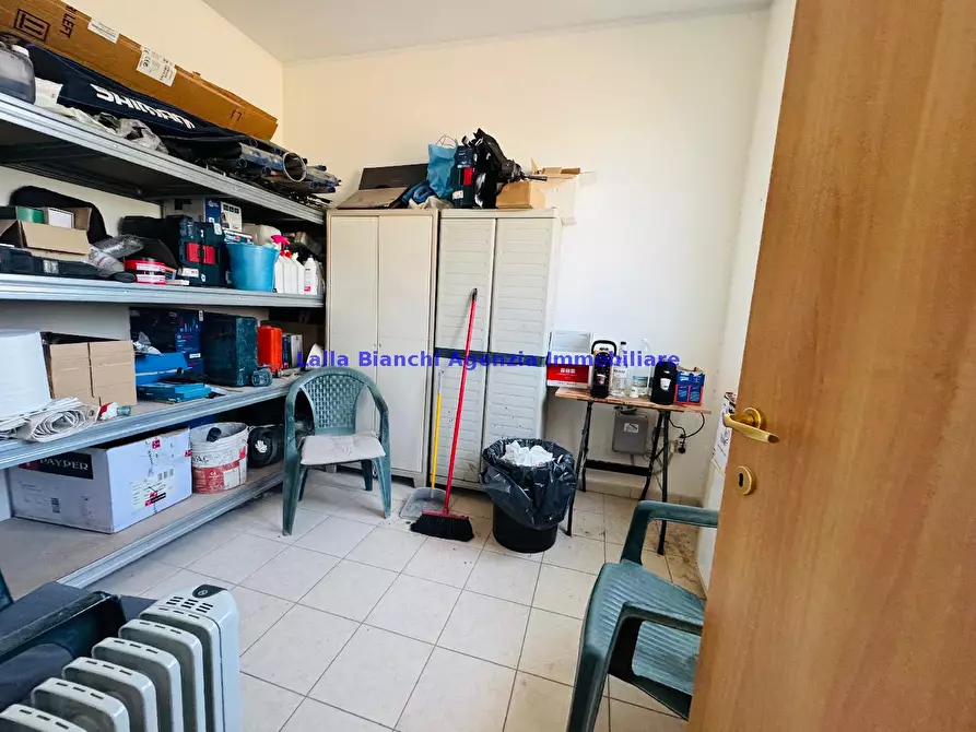 Immagine 4 di Magazzino in affitto  in VIA DEGLI ABETI a Pesaro